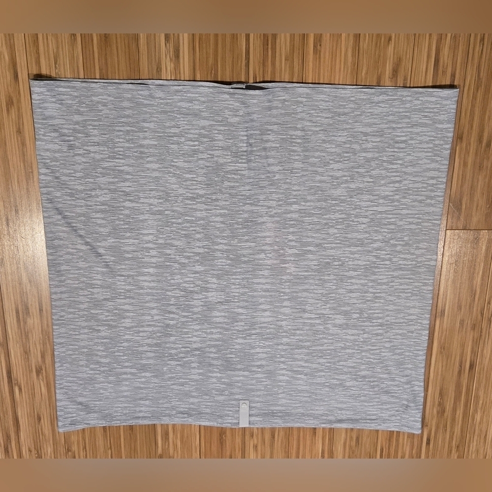 NWOT Lululemon Infinity Scarf - Picture 4 of 8